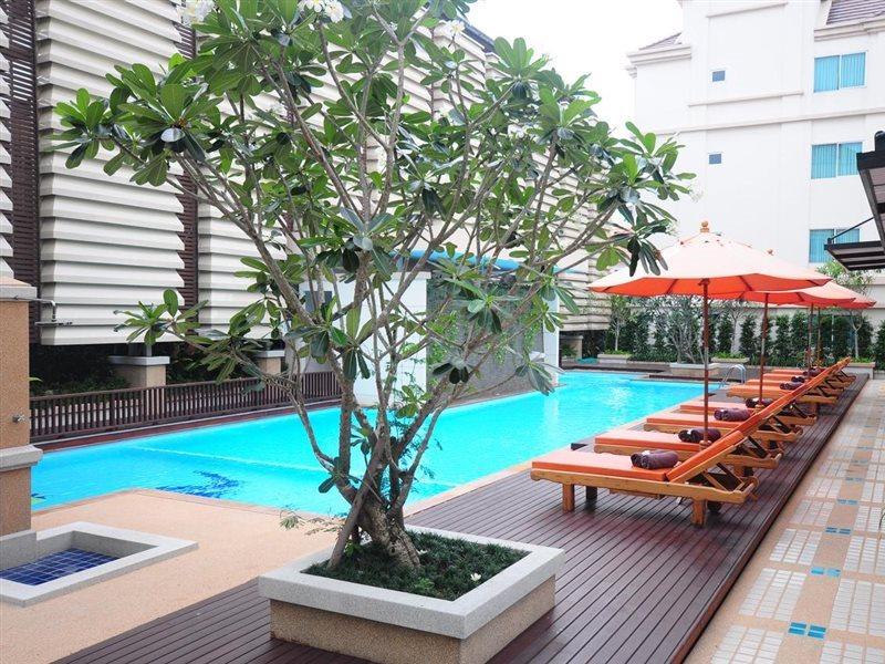 Avion Hotel Bangkok Exterior photo